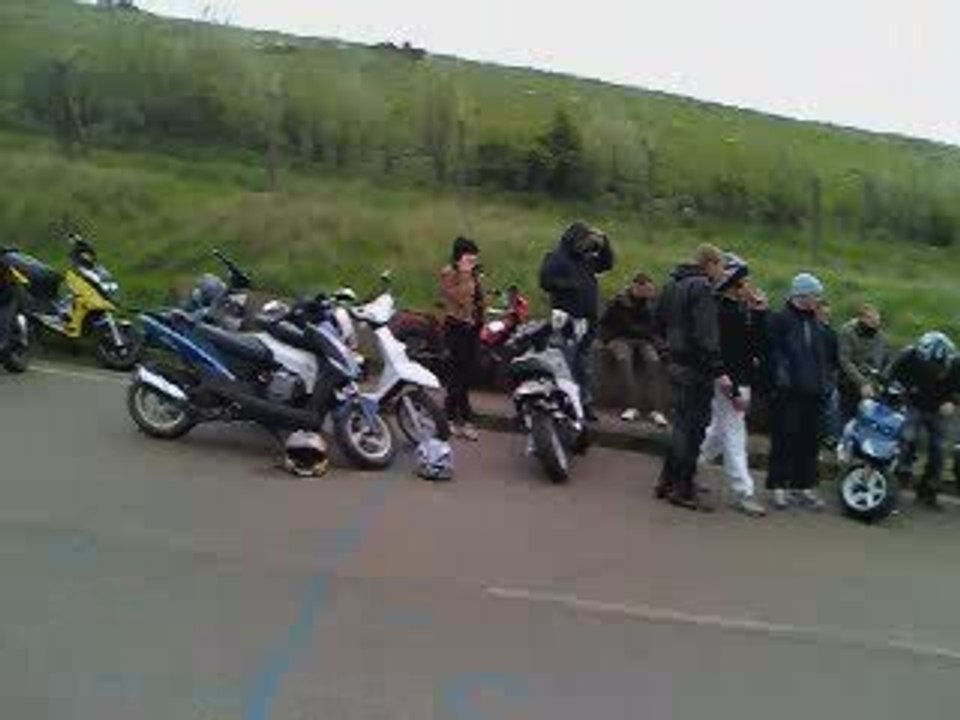 rasemblement  de scoot a calais