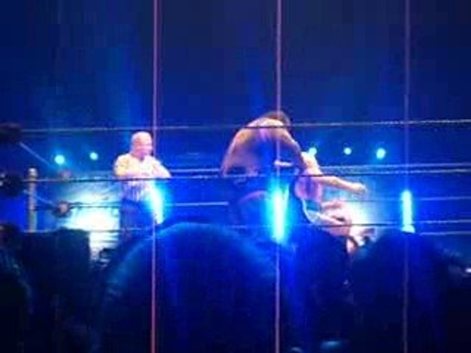 SD! & ECW FINLAY and HORNSWOGGLE vs Mark HENRY p.4