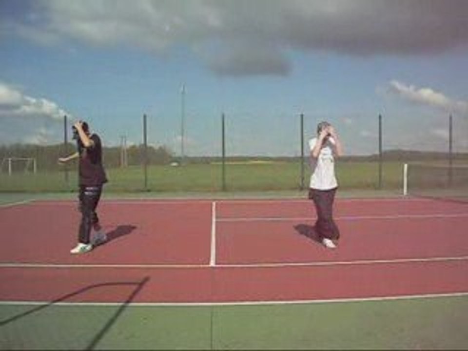 Melbourne Shuffle Crowned & Snoopy