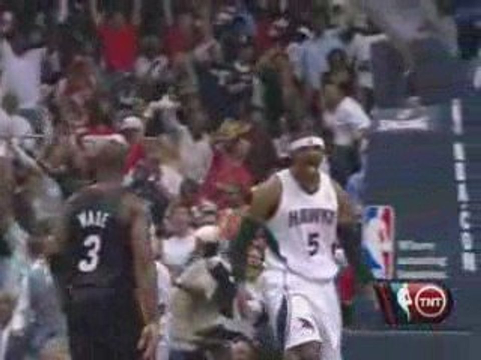 Josh Smith Soars Over the Heat