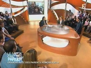 2/3 - "Le mieux c'est d'en parler" sur l'homoparentalité