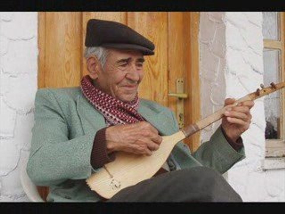 Hayri Dev  Albümün tamamı> http://www.cafrande.org/?p=54560 adresinden dinleyebilirsiniz