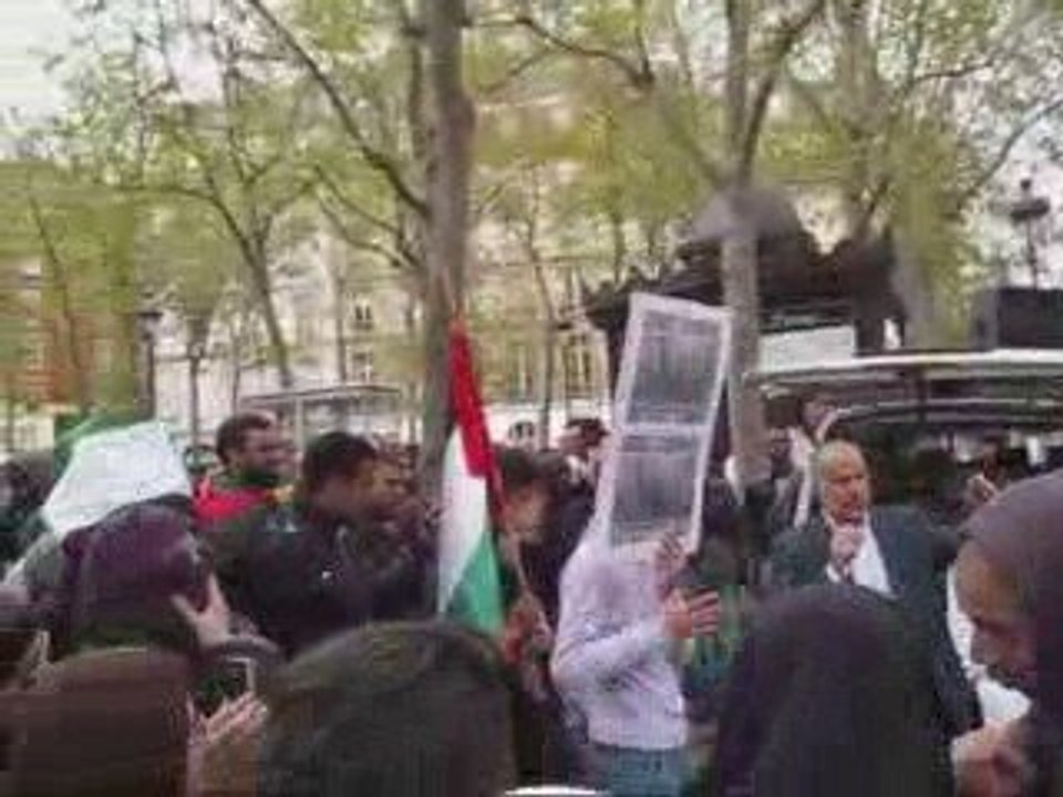 SARKOZY FERME UNE MOSQUEE