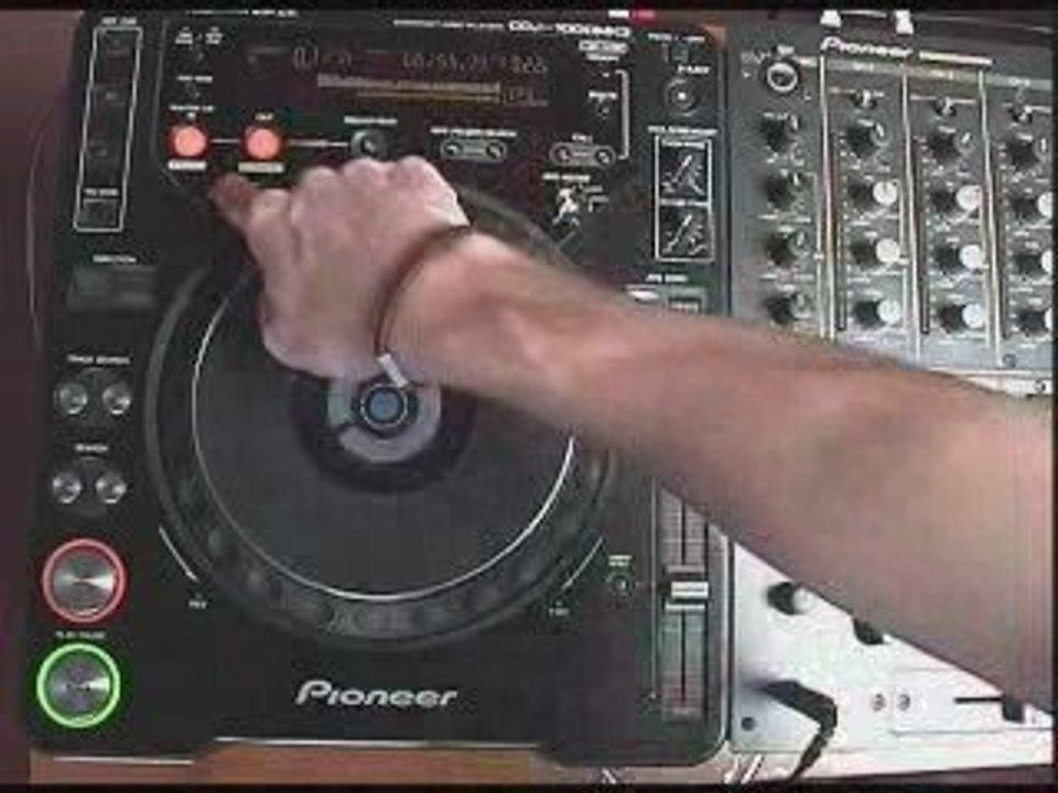 CompactDJ_ Pioneer CDJ-1000 MK3 explored