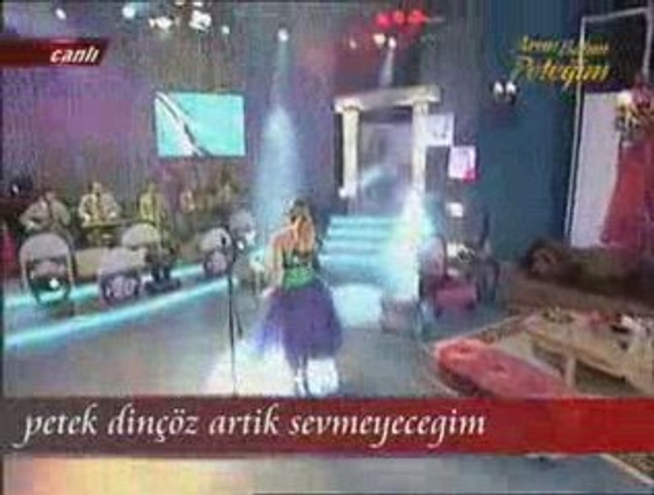Petek Dinçöz  Artık Sevmeyeceğim(CANLI PERFORMANS)