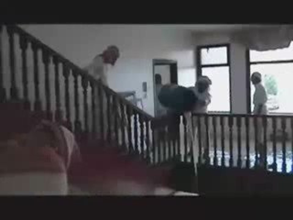 Arabie Saoudite: POLICE ISLAMIC destruit une usine d'alcool clandestine