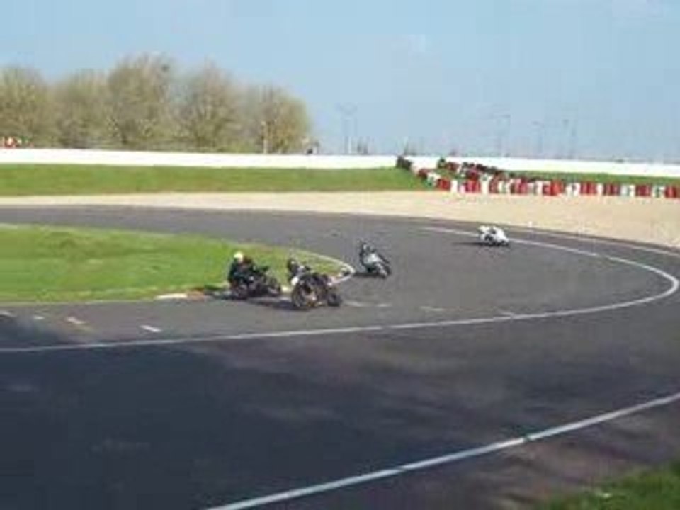 circuit carole sv 650 s et fz1 julien et nico 21