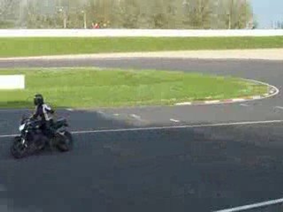 circuit carole sv 650 s et fz1 julien et nico 22