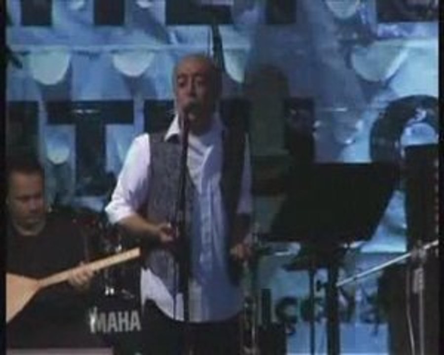 EDIP AKBAYRAM KONSERI