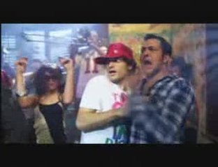 Bora Uzer - Aramızda Bir Gerginlik Mi Var?