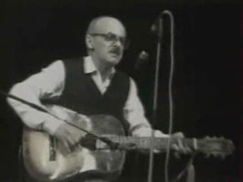 Булат Окуджава Песенка о бумажном солдате