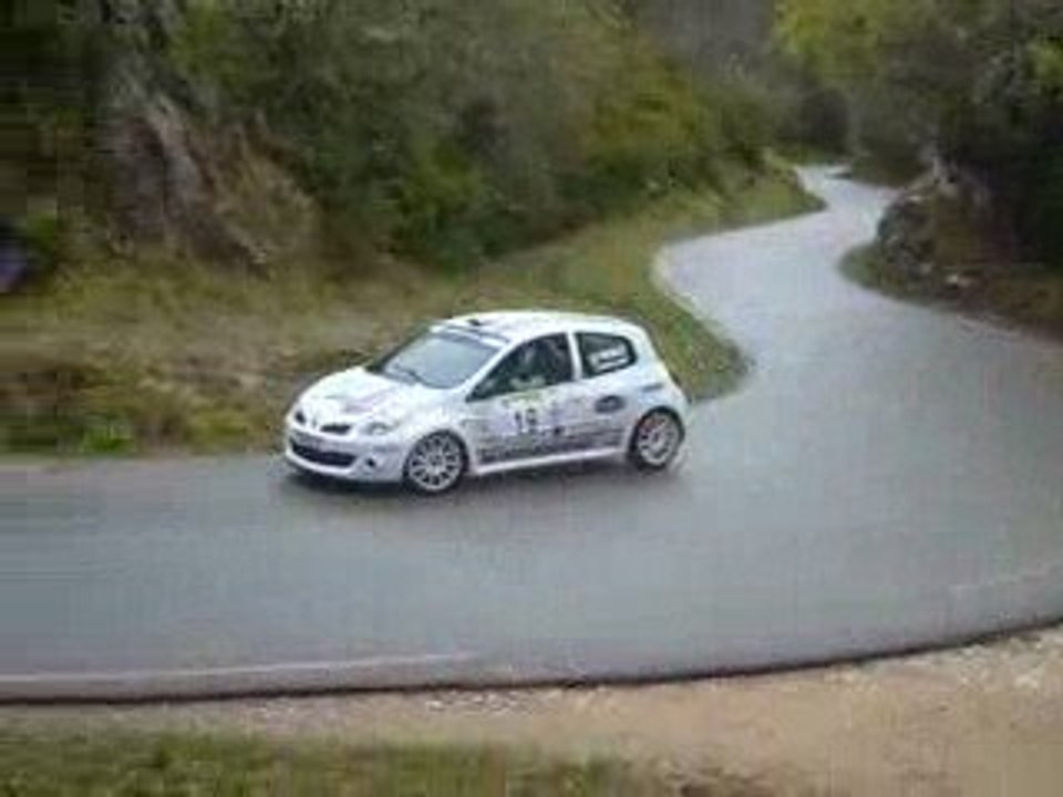 Rallye de venasque 2009 samedi clio R3 n°19 graille