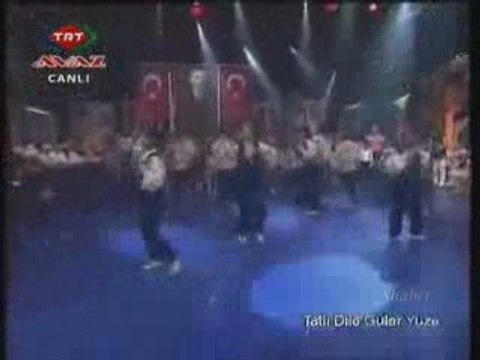 TRT Halk oyunları ekibi Kolbastı