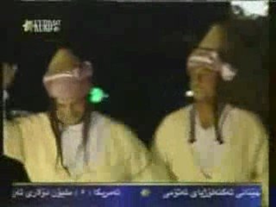 Dance kurde traditionelle (groupe de Shingale)