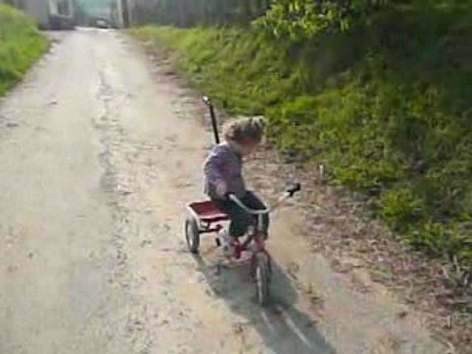 Marie fait du vélo 2