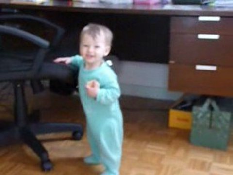 Premiers pas filmés (elle a commencé doucement le 5 avril)