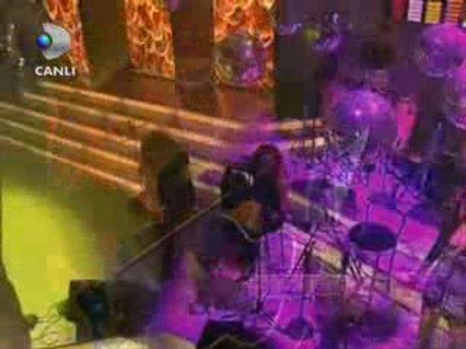 Aşk Kırıntıları (Canlı-Beyaz Show) - Teoman - Teoman.Org