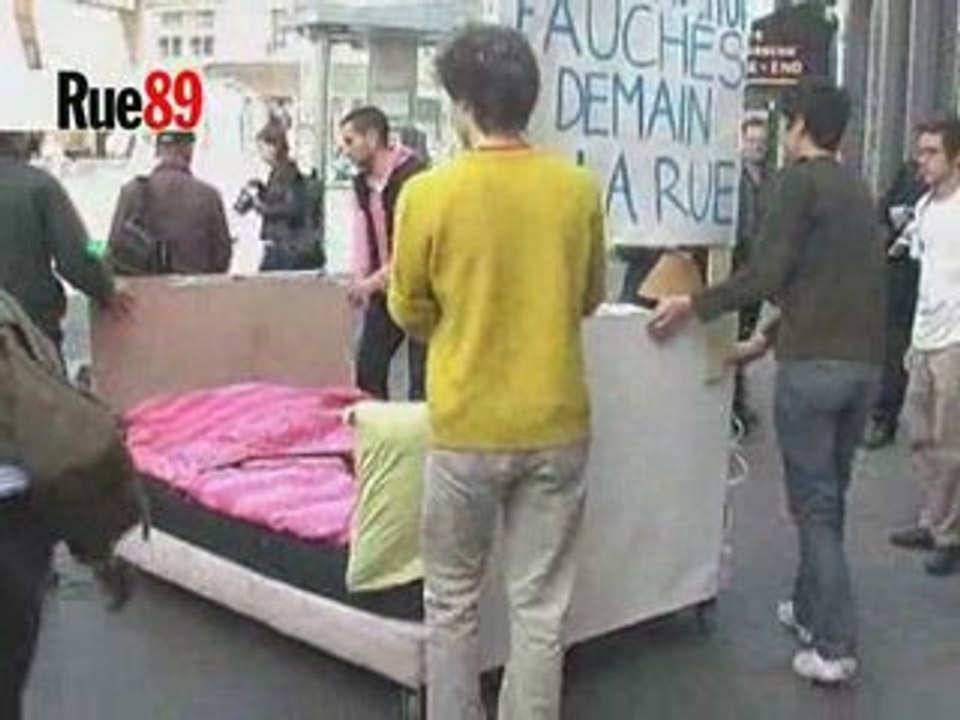 Manifestation des habitants du 69 rue de Sevres