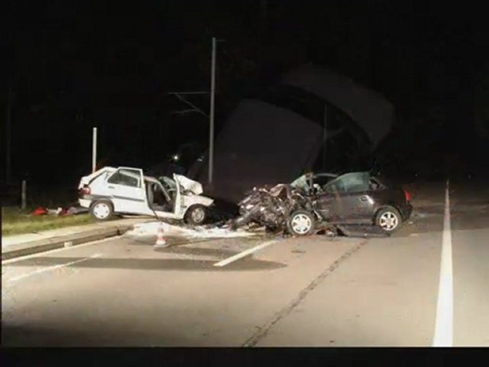 Accident mort compilation crash car mortel courtacon