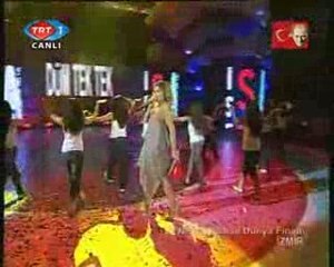 Hadise Düm Tek Tek  23 Nisan Ulusal Egemenlik  Çocuk Bayramı