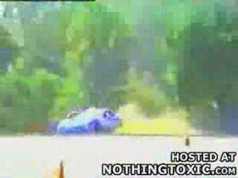 corvette écrase un homme