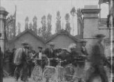 Les Frères Lumière - 1895 - La sortie des usines Lumière -
