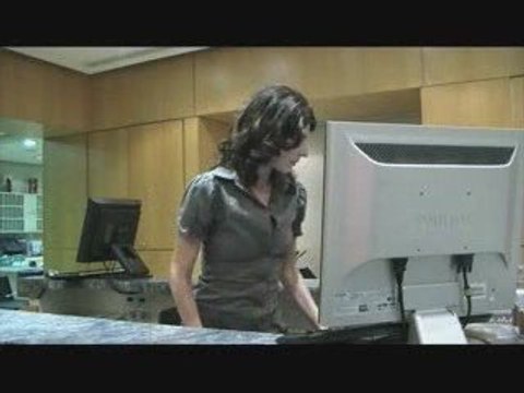 POIOS KUREPSE TON COURIER