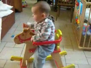 louis-arthur fait du cheval