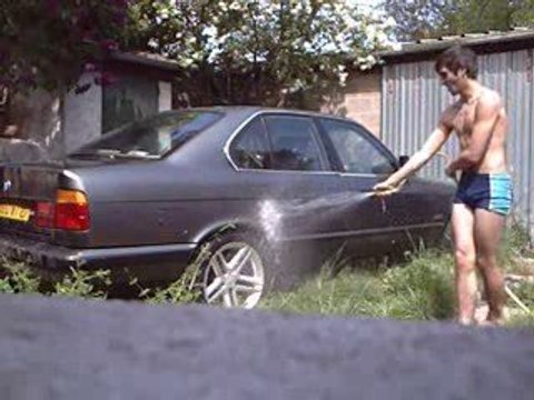 moi ki lave la voiture lol