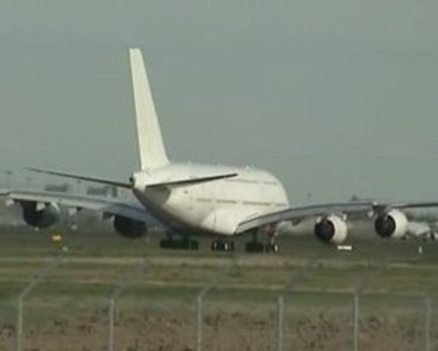 TRAFIC AERIEN AEROPORT DE TOULOUSE-BLAGNAC.