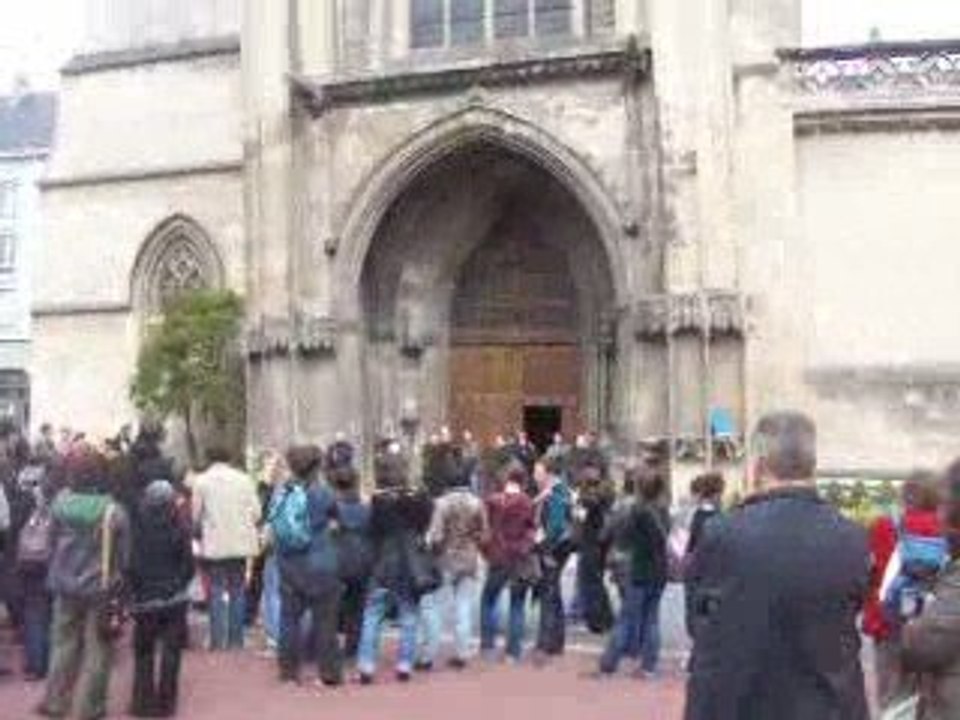 Manif contre SOS Touts petits à Caen le 25 avril 2009