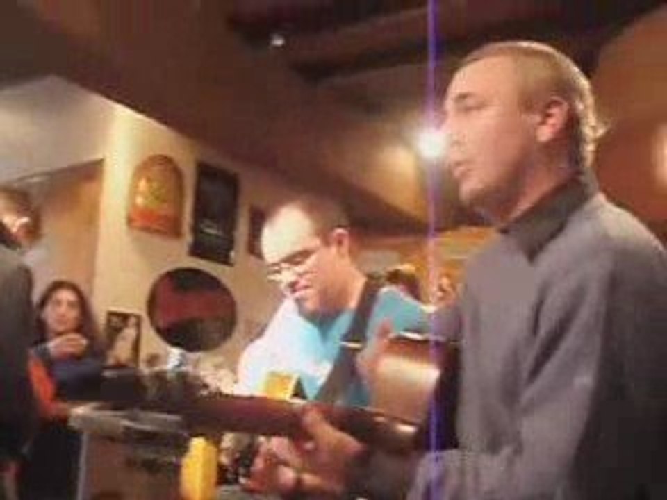 Alex et sa guitare et JB Mersiol en duo (Optic 2000)