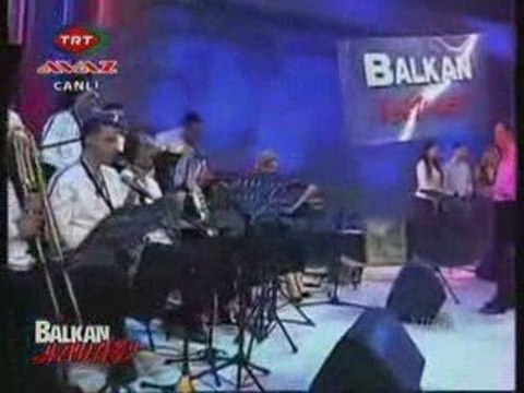 Havva Karakaş Ben bir göçmen kızı gördüm Tuna boyunda