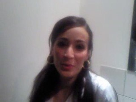 Kenza Farah dédicasse Smain et Le Forum Officel !