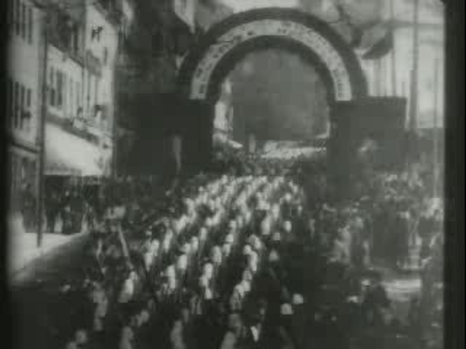 Thomas Edison - 1899 - Canadian infantry parade
