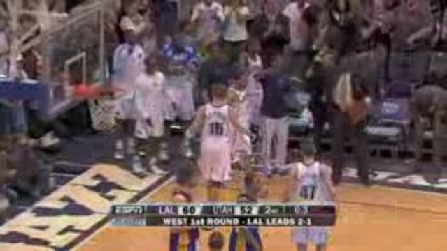 NBA Carlos Boozer tips the inbounds pass away to Deron Willi