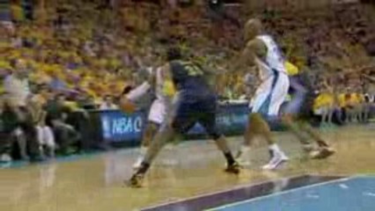 NBA Chris Paul finds Sean Marks without even looking.