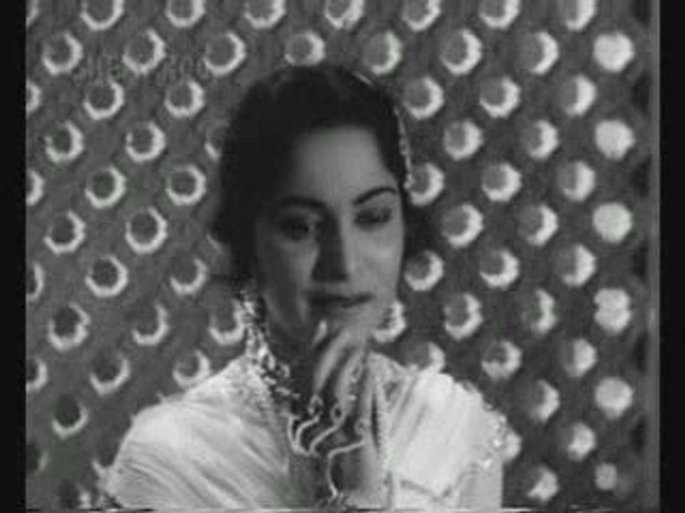 Raat Bhi Hai - Mujhe Jeene Do