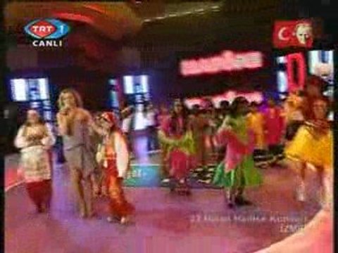 Hadise - Düm Tek Tek 23 Nisan Konseri Cp 2009