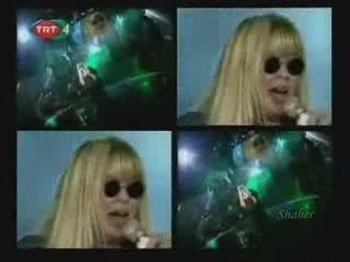 Zerrin Özer Geçti dost kervanı