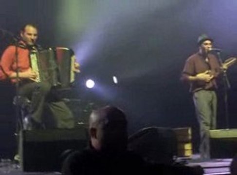 LA RUE KETANOU - ARTEFACTS