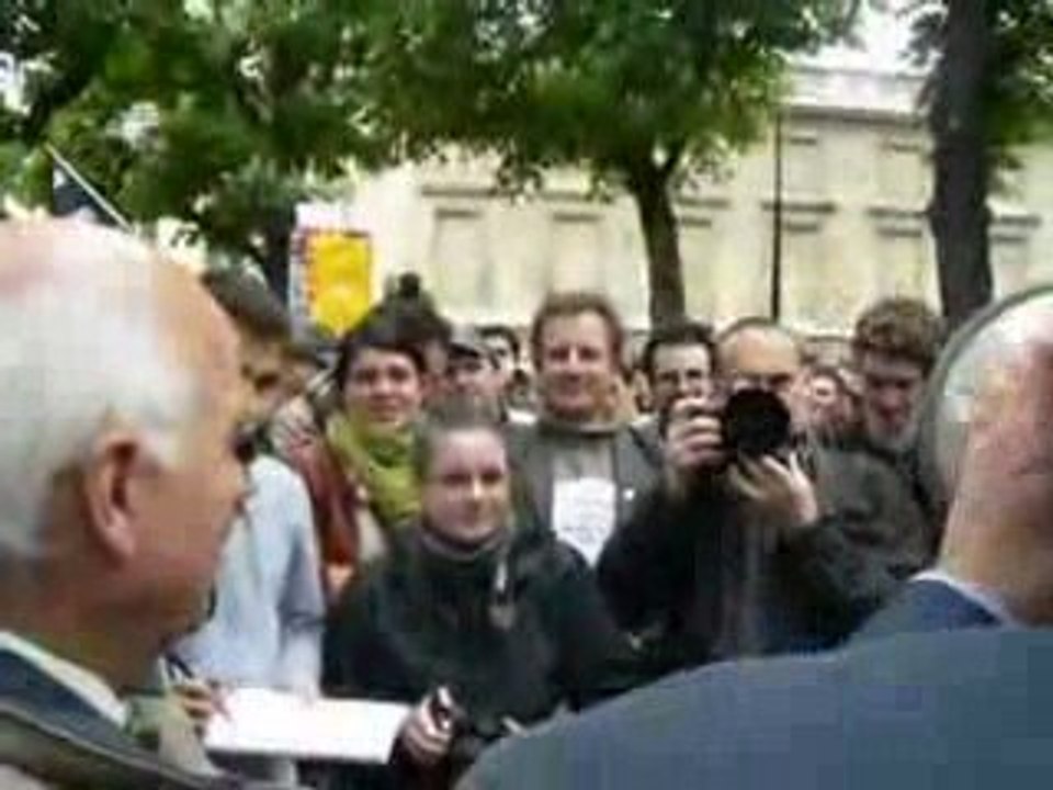 Discours de Mr Brard et de Dupont-Aignan - Manif anti HADOPI