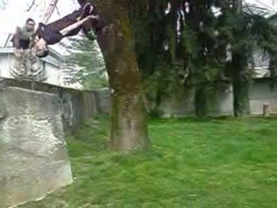 Coup de pied lune de sami :: parkour annecy groupe hiryuu