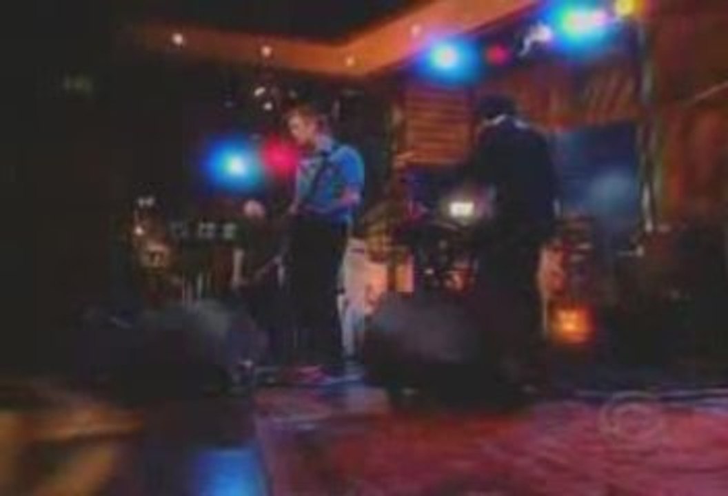 Queens of the Stone Age - No One Knows (Live on Kilborn)