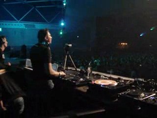 In Qontrol 2009 - D-Block & S-Te-Fan Live backstage