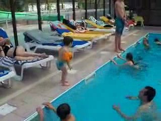 le 20 avril 2009, le grand saut dans la piscine