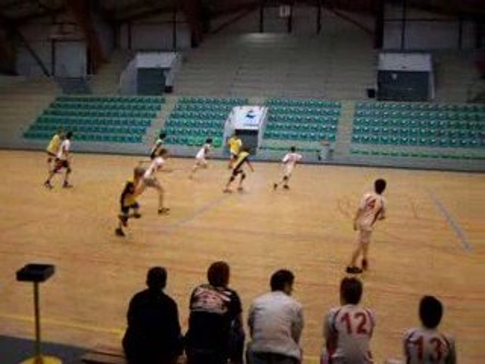 Relance manquée et but de lorient
