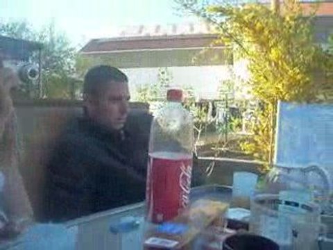 ilyes avec le portable