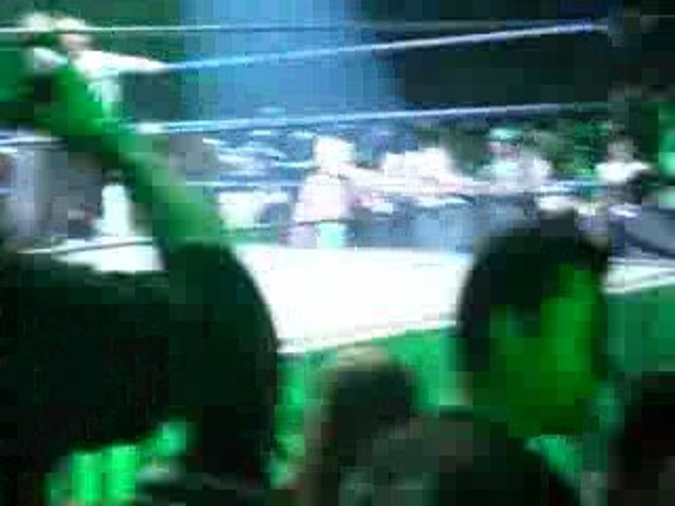 Entrée de Finlay et de Hornswoggle Strasbourg 2009