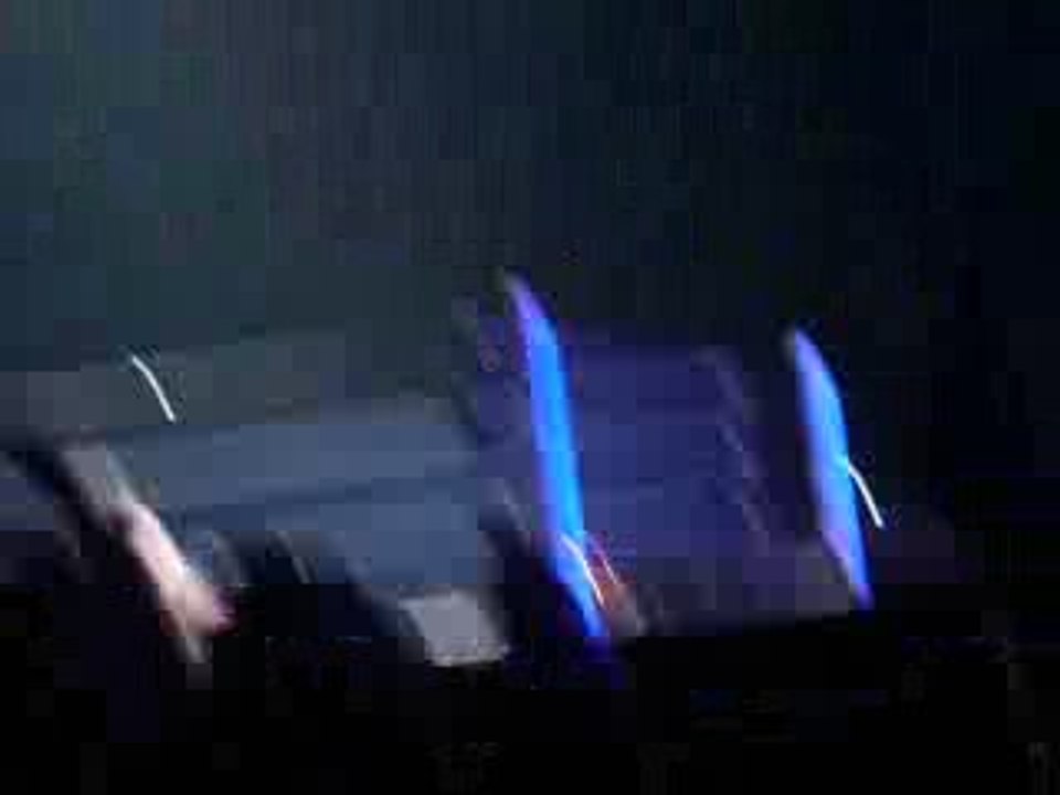 Hornswoggle VS Mark Henry victoire de Finlay Strasbourg 2009